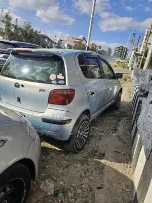 Toyota Vitz 2004 Blue