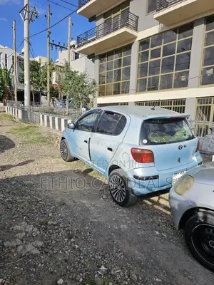 Toyota Vitz 2004 Blue