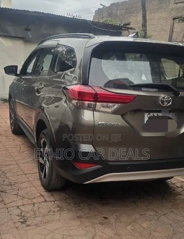 Toyota Rush 2023 Brown