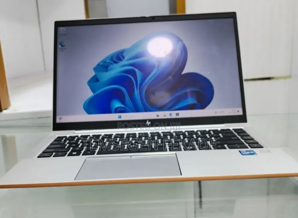 New Laptop HP EliteBook 840 G8 16GB Intel Core i5 SSD 512GB