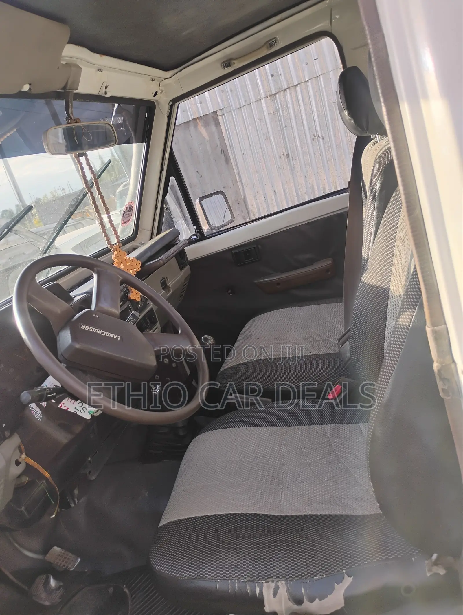 Toyota Land Cruiser 1992 White