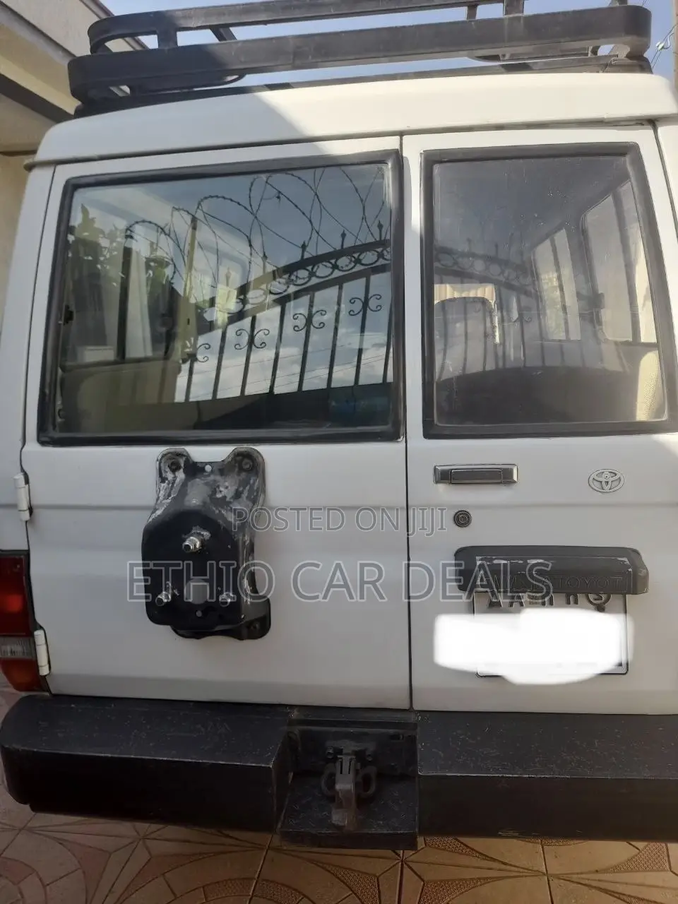 Toyota Land Cruiser 1995 White