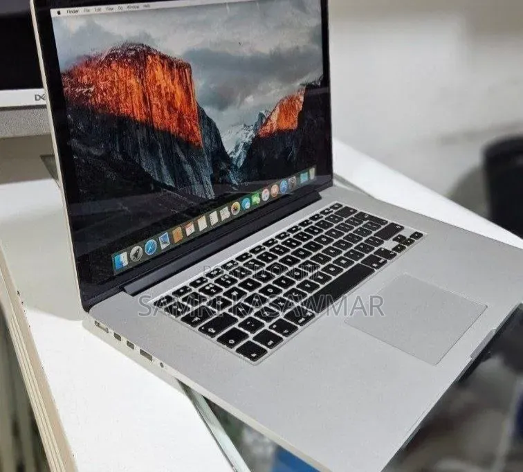 New Laptop Apple MacBook Pro 2015 16GB Intel Core i7 SSD 256GB