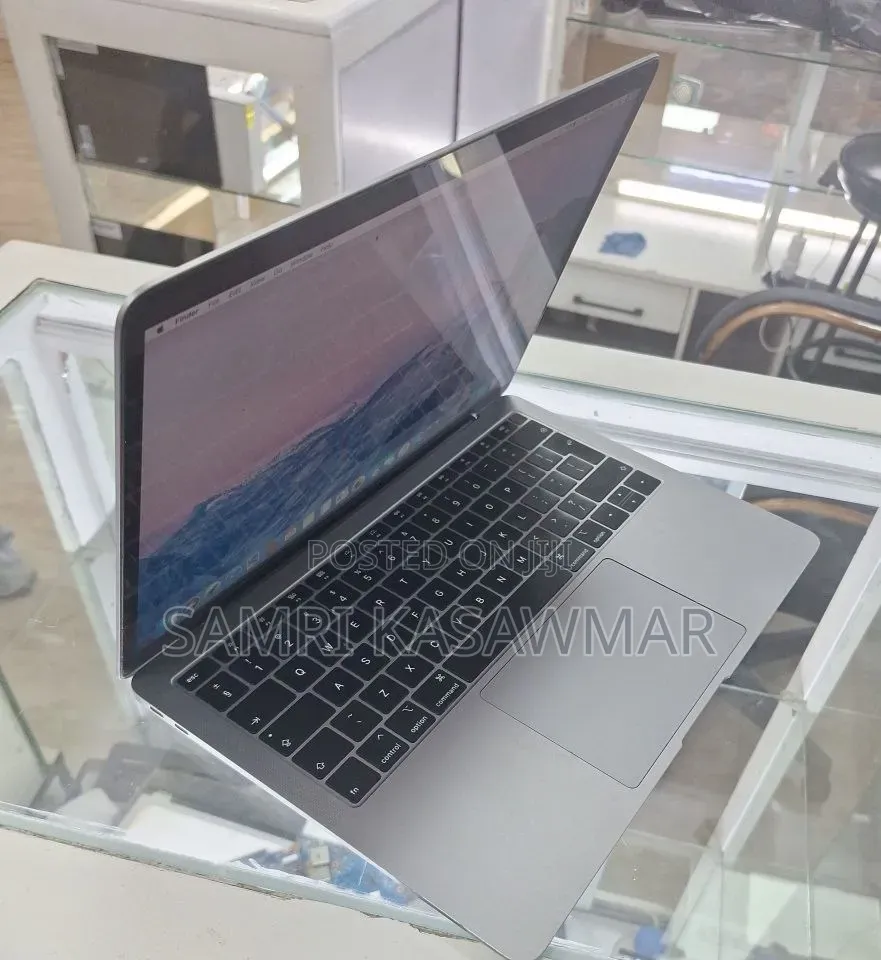 New Laptop Apple MacBook Air 2018 8GB Intel Core i5 SSD 128GB