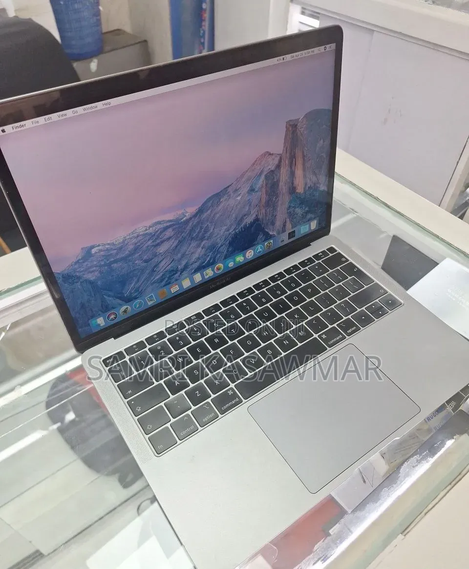 New Laptop Apple MacBook Air 2018 8GB Intel Core i5 SSD 128GB