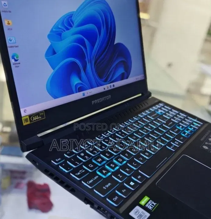 New Laptop Acer Predator Helios 300 16GB Intel Core i7 SSD 512GB