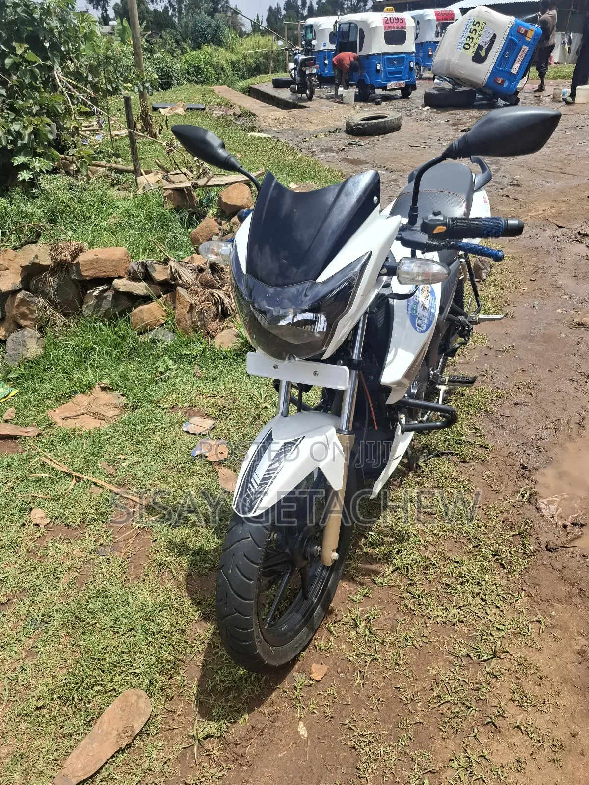 New TVS Apache 180 RTR 2023 White
