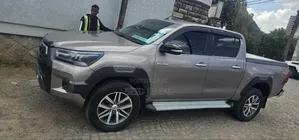 Toyota Hilux 2017 Gray