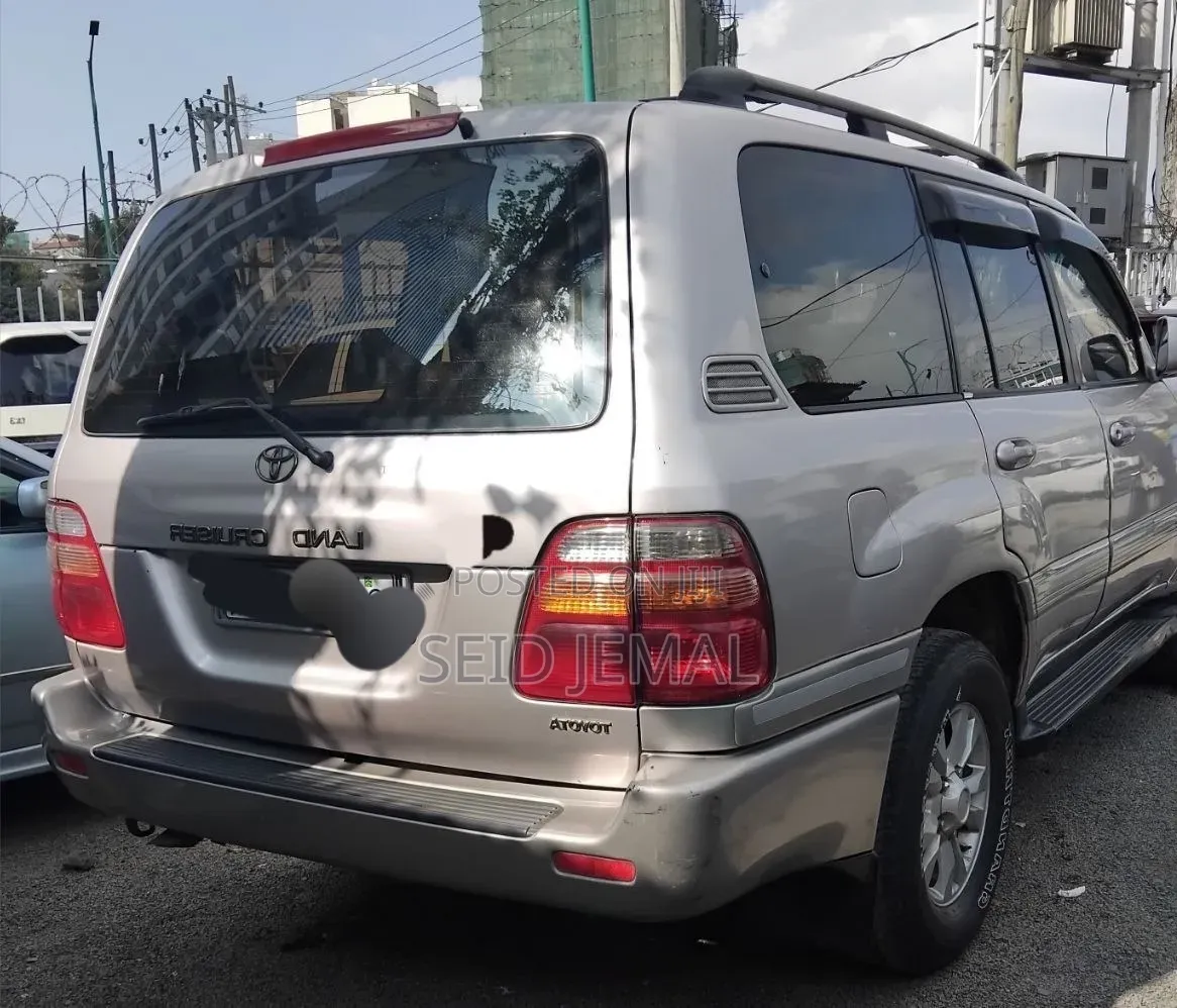 Toyota Land Cruiser 2001 Silver