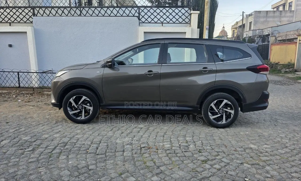 Toyota Rush 2023 Brown