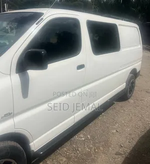 Toyota HiAce 2011 White