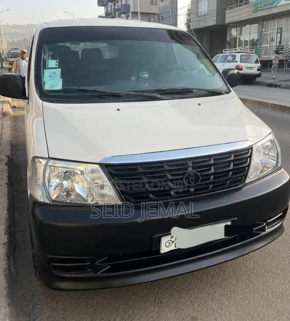 Toyota HiAce 2011 White