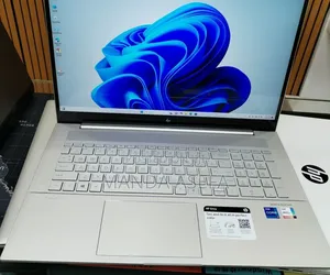 New Laptop HP Envy 17 12GB Intel Core i7 SSD 512GB