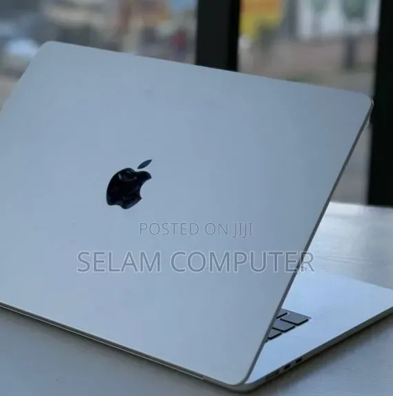 New Laptop Apple MacBook Pro M1 8GB Apple M2 SSD 512GB