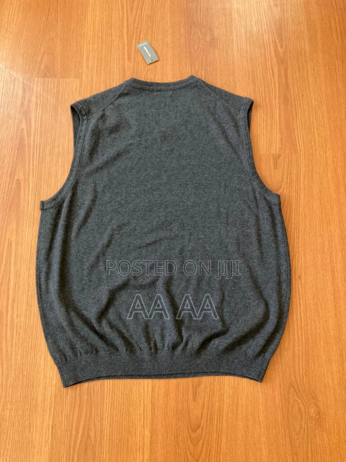 V-Neck [Size Large but Modelu Sefi] Came From Usa