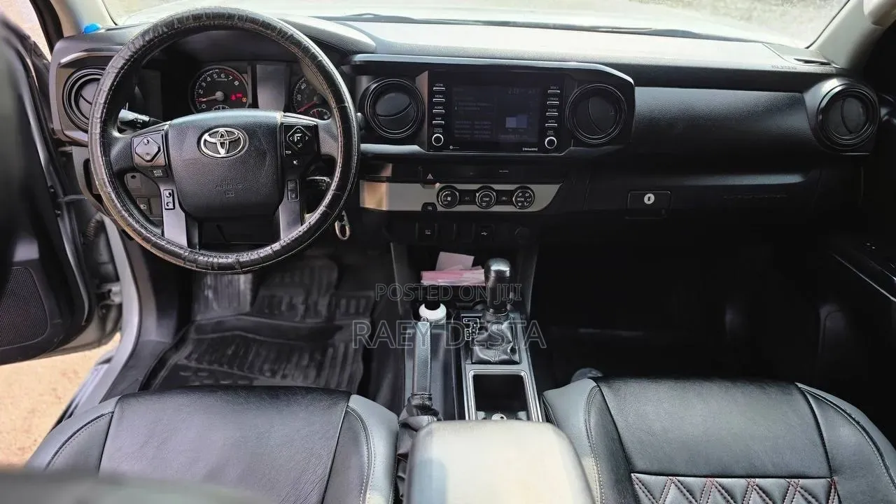 Toyota Tacoma 2020 Silver