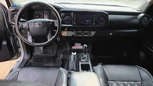 Toyota Tacoma 2020 Silver