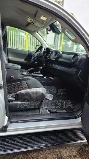 Toyota Tacoma 2020 Silver