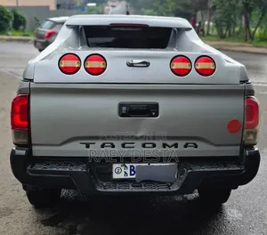 Toyota Tacoma 2020 Silver