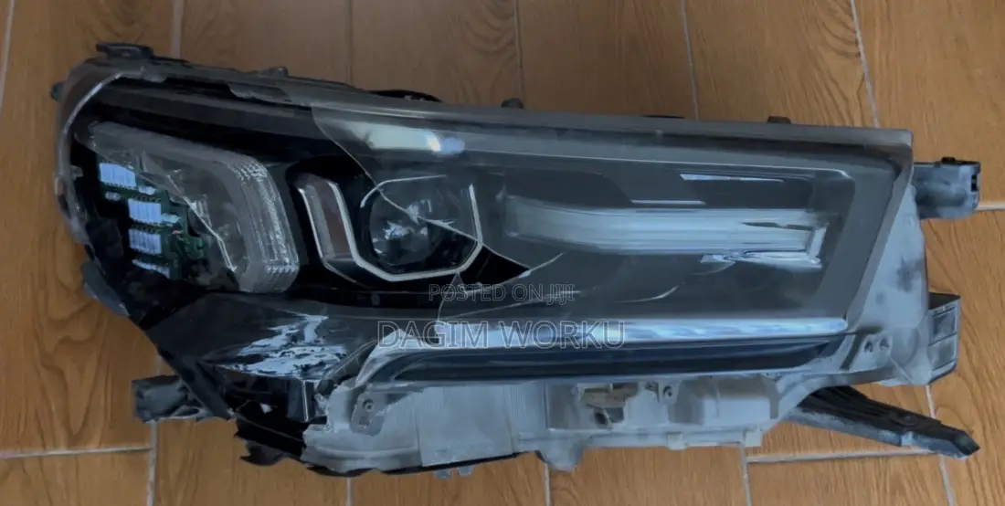 Toyota Hilux Invincible 2021 Headlight