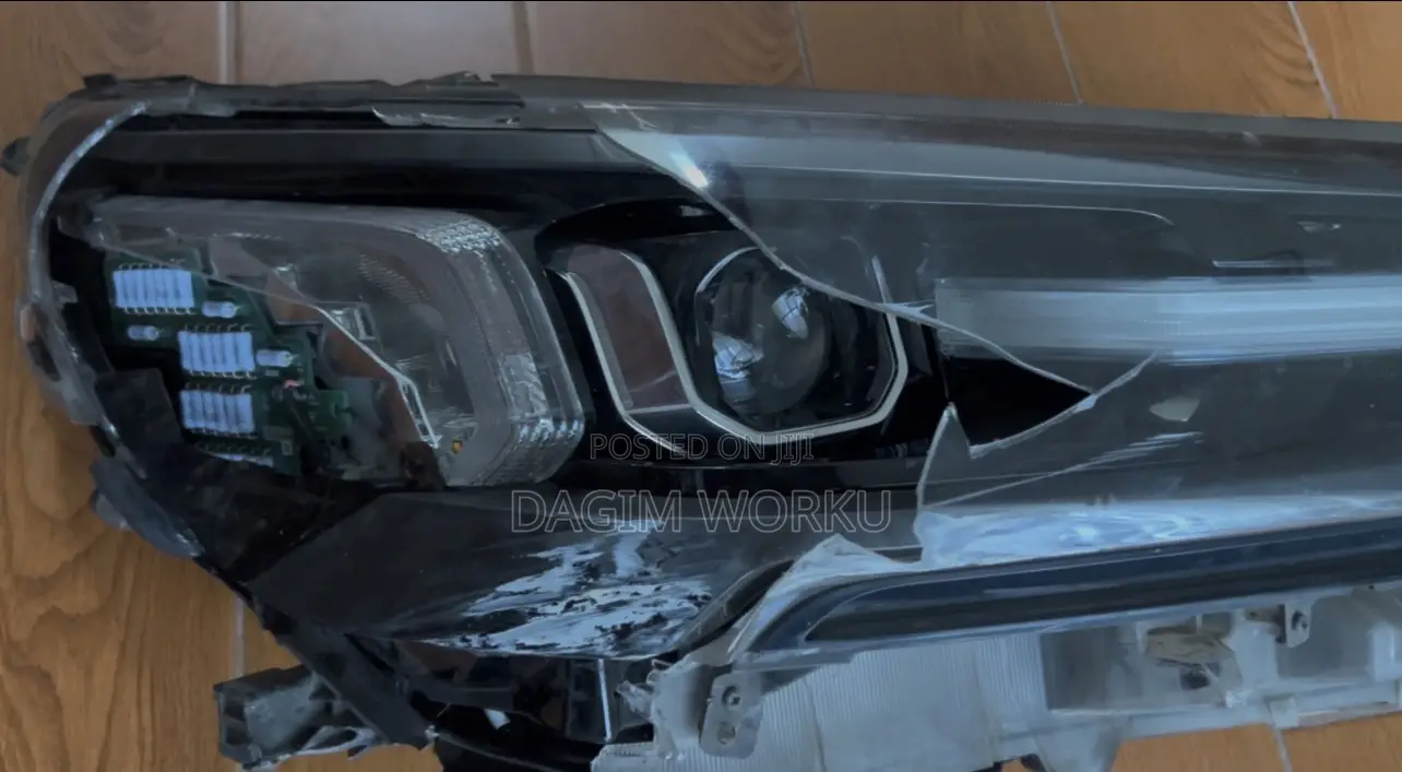 Toyota Hilux Invincible 2021 Headlight