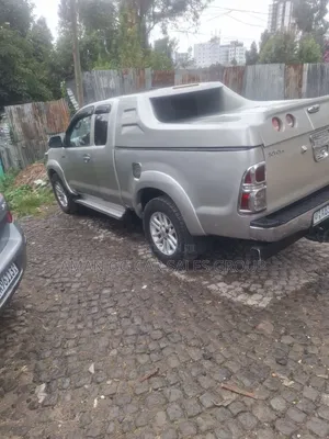 Toyota Hilux 2014 Gray
