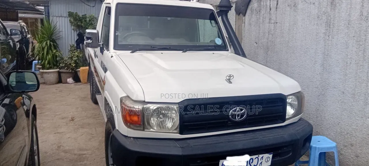 Toyota Land Cruiser 2014 White
