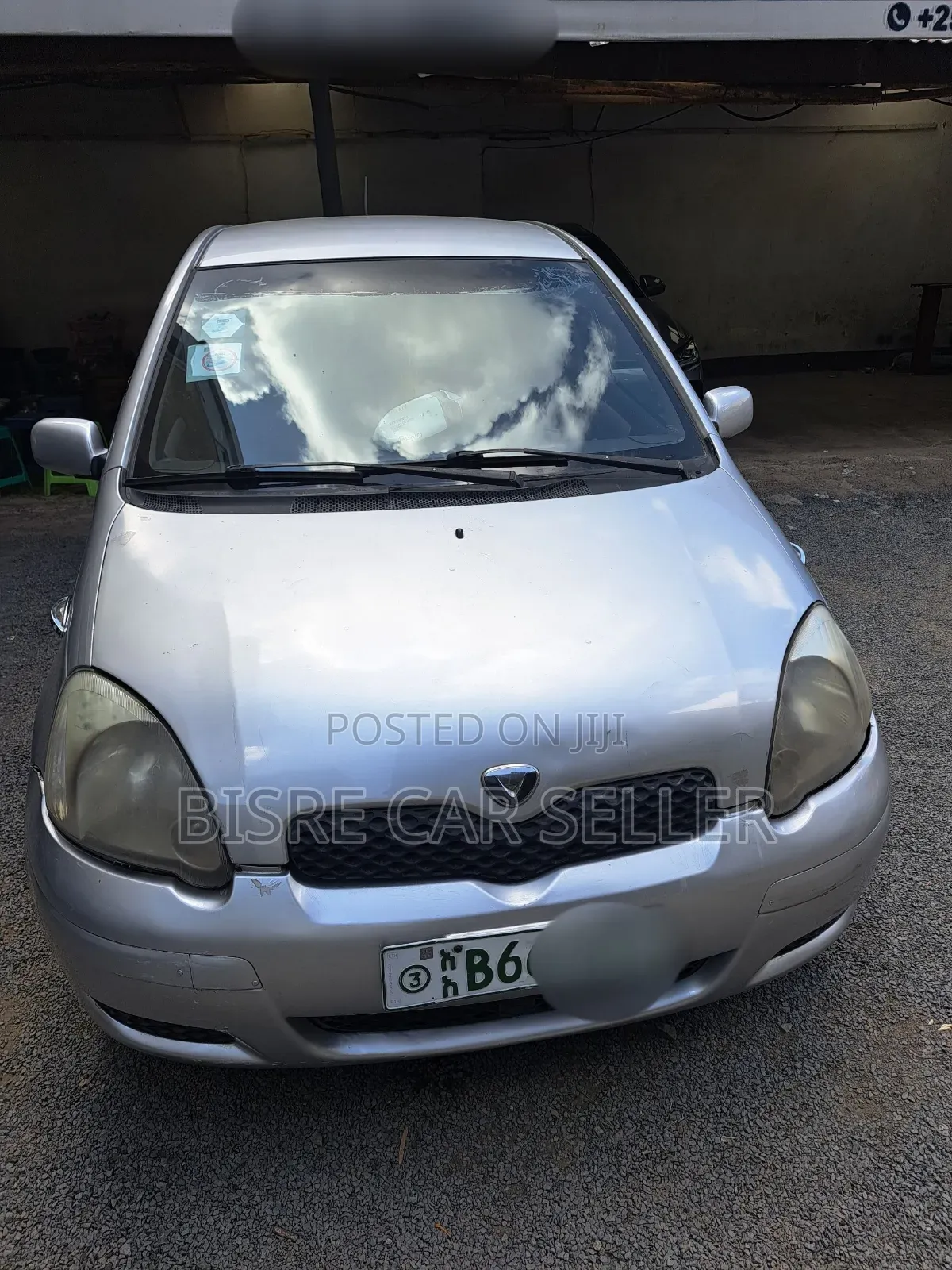 Toyota Vitz 2004 Silver