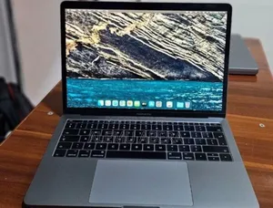 New Laptop Apple MacBook Pro 2017 8GB Intel Core i5 SSD 256GB