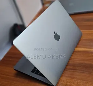 New Laptop Apple MacBook Pro 2017 8GB Intel Core i5 SSD 256GB
