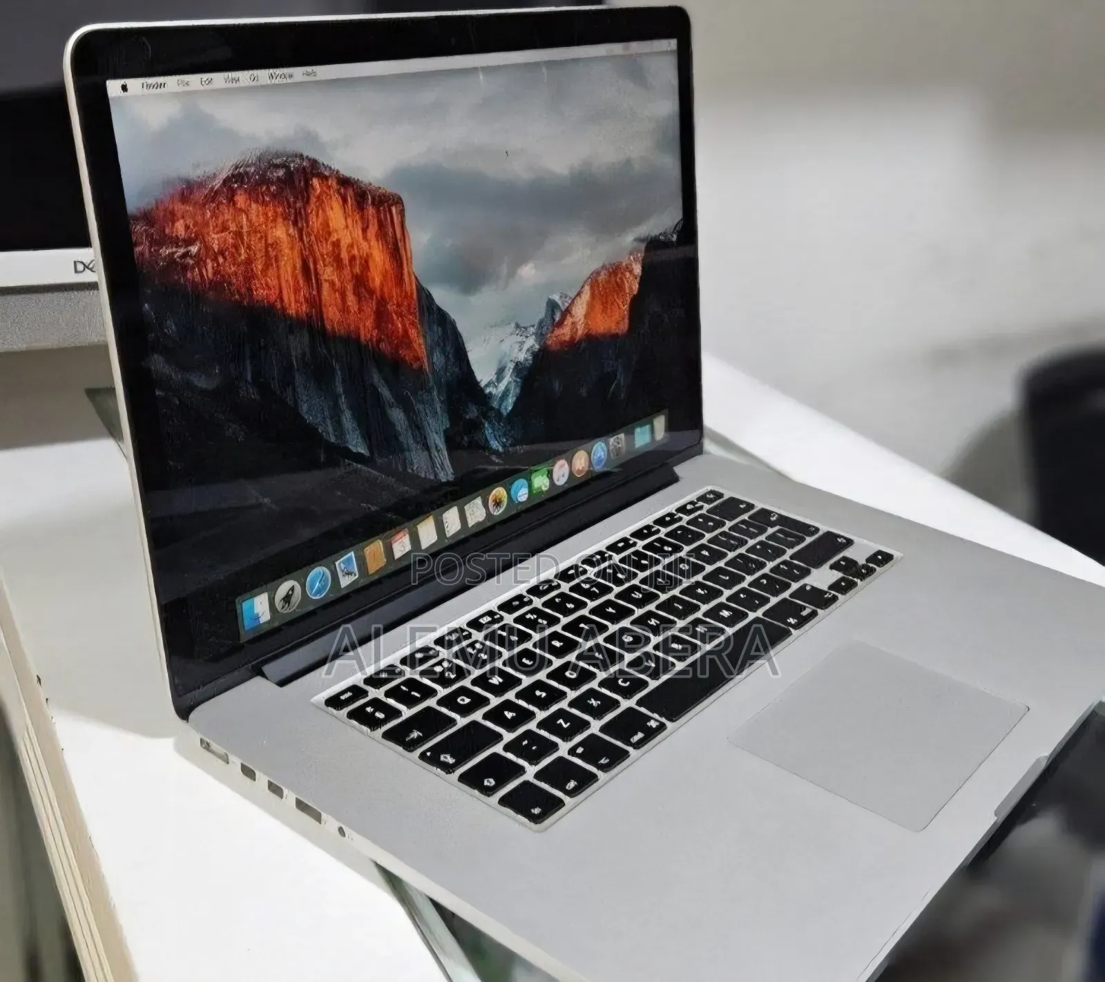New Laptop Apple MacBook Pro 2015 16GB Intel Core i7 SSD 256GB