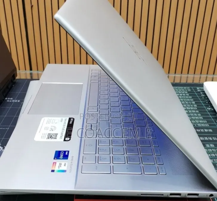 New Laptop HP 12GB Intel Core i7 SSD 512GB