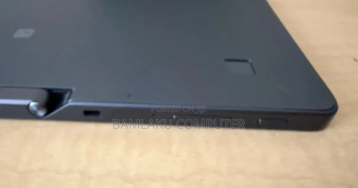 New Laptop HP Pro X2 612 G2 8GB Intel Core i7 SSD 256GB