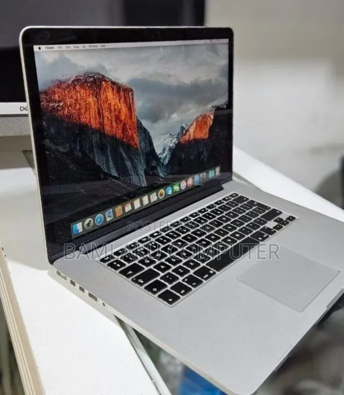New Laptop Apple MacBook Pro 2015 16GB Intel Core i7 SSD 256GB