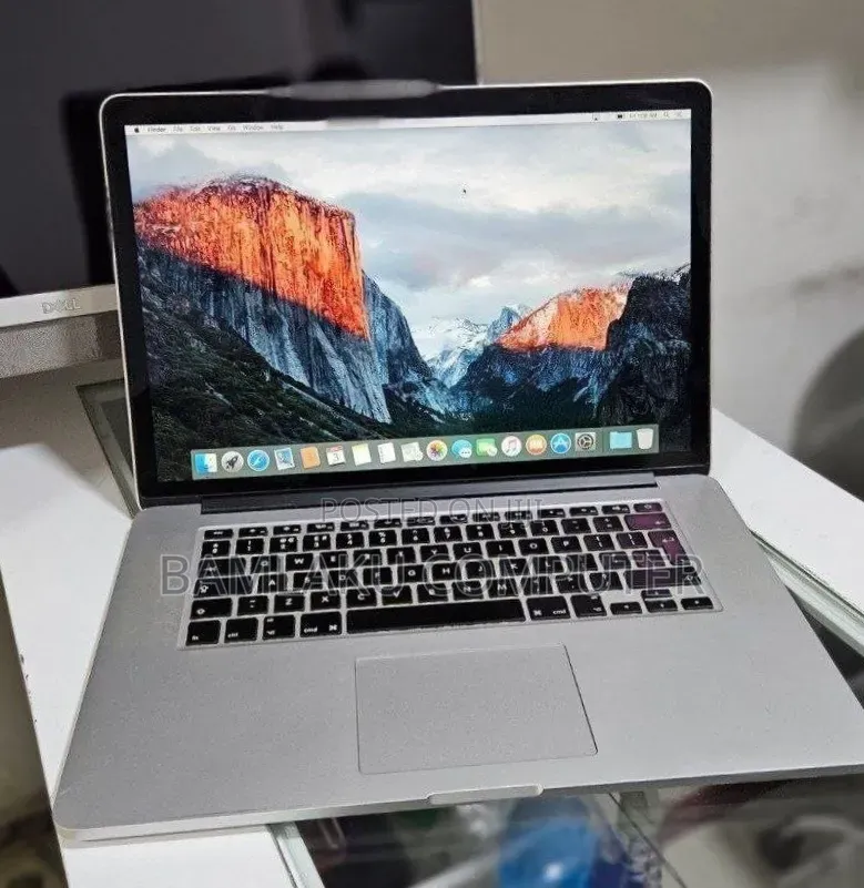 New Laptop Apple MacBook Pro 2015 16GB Intel Core i7 SSD 256GB