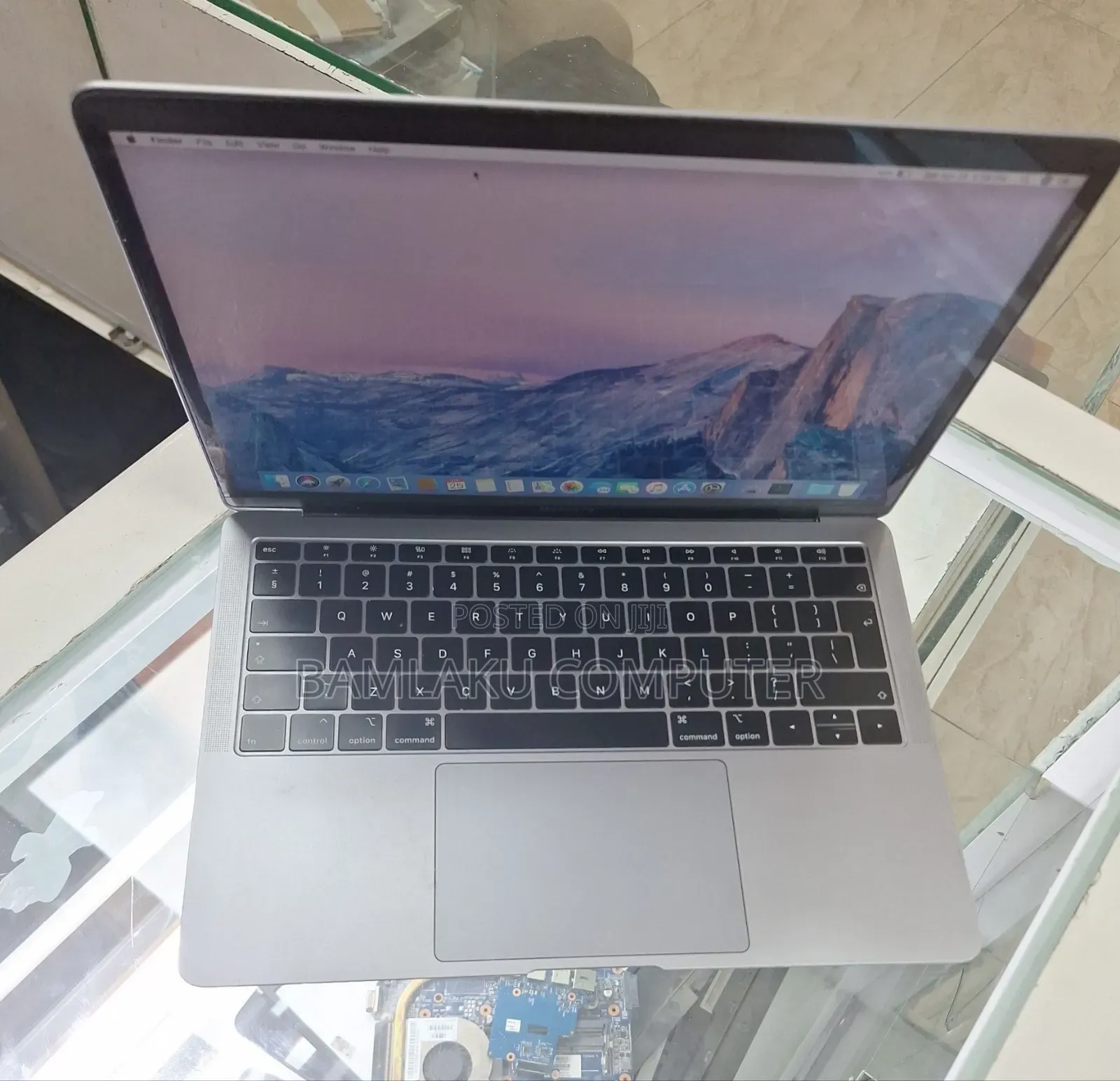 New Laptop Apple MacBook Air 2018 8GB Intel Core i5 SSD 128GB