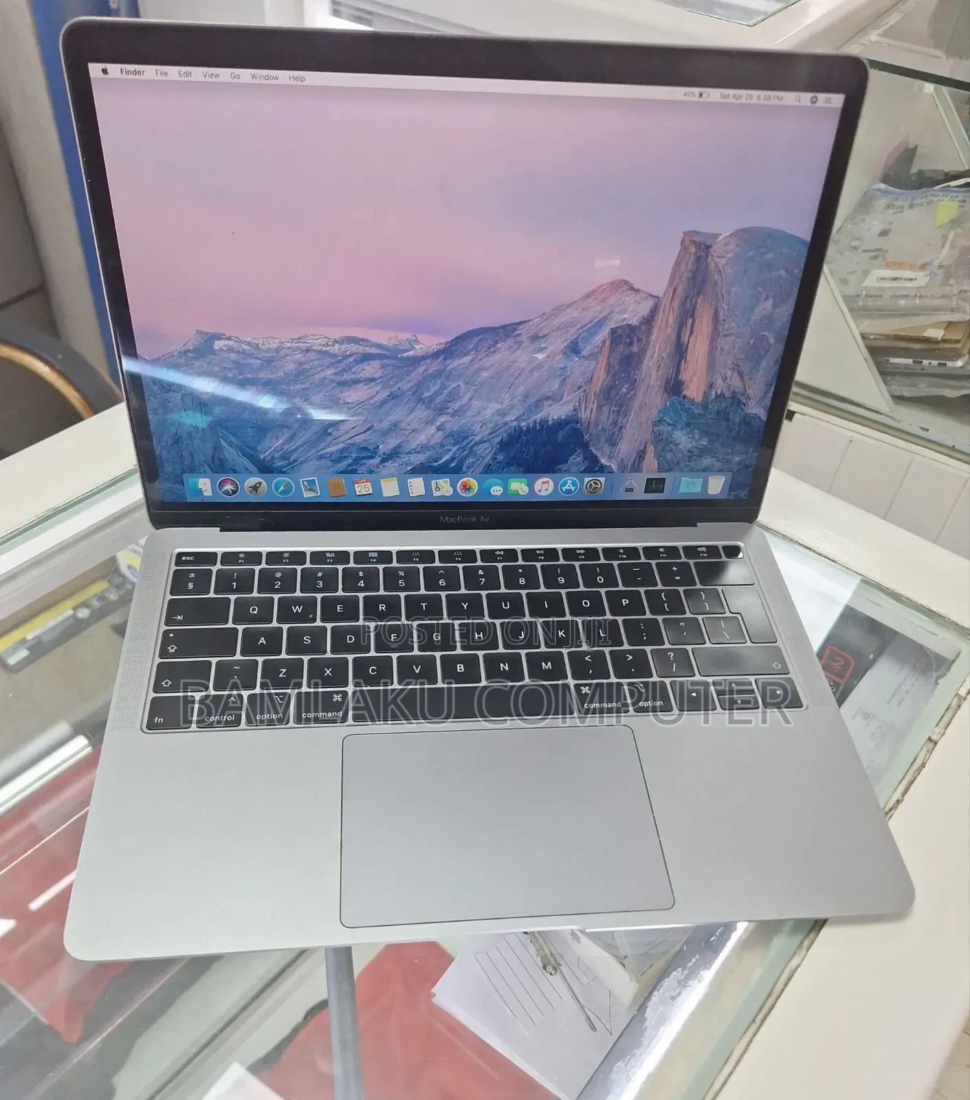 New Laptop Apple MacBook Air 2018 8GB Intel Core i5 SSD 128GB