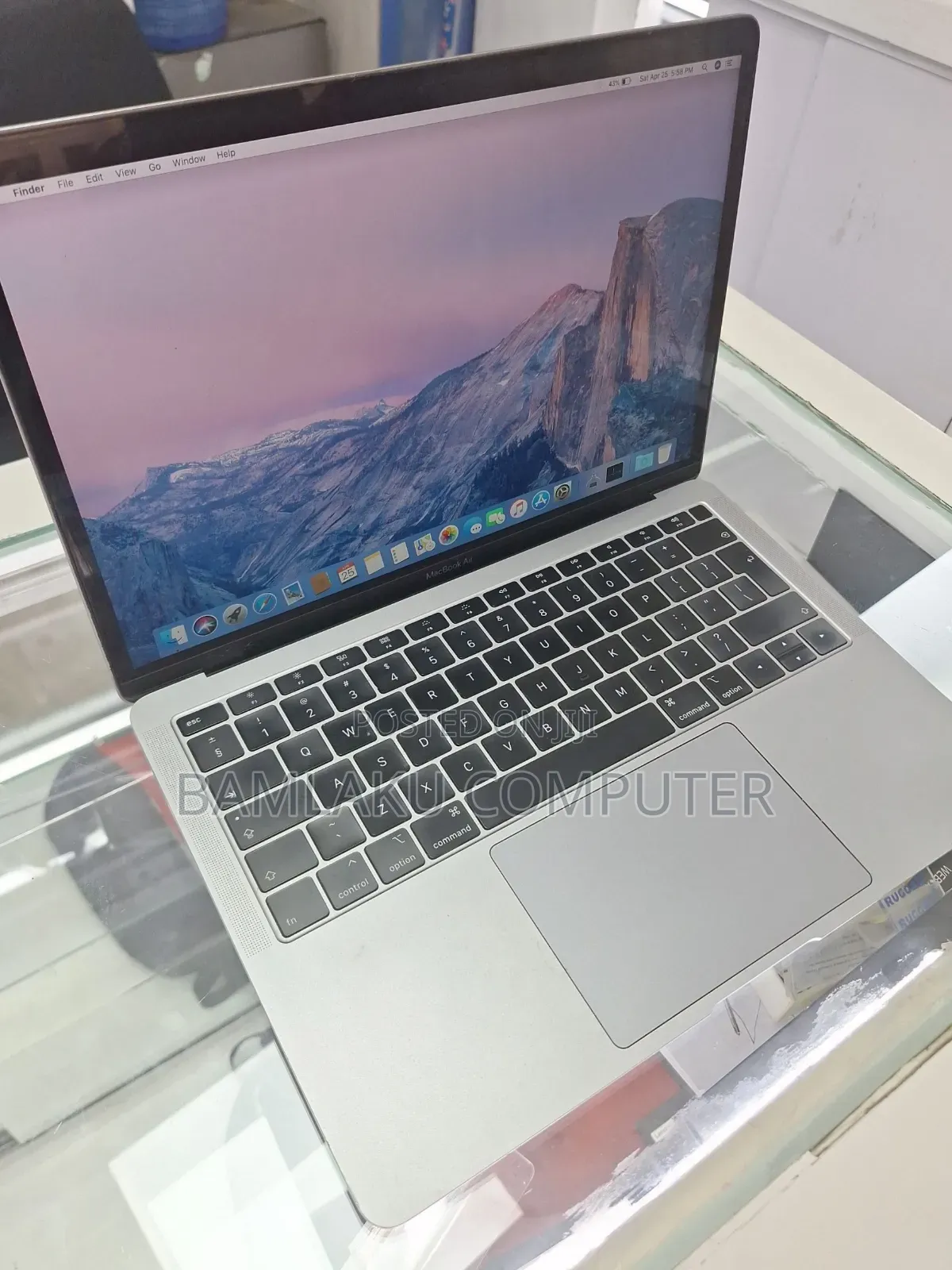 New Laptop Apple MacBook Air 2018 8GB Intel Core i5 SSD 128GB