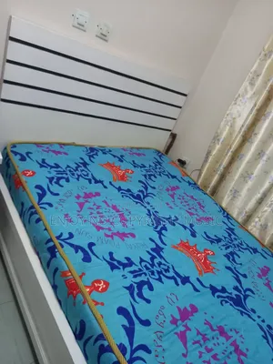 1.20 አልጋ ከነፍራሹ