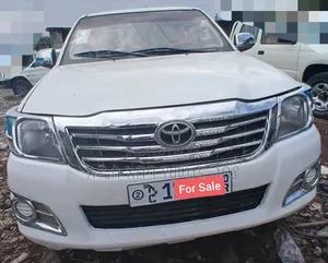 Toyota Hilux 3.0 D-4D 4x4 2014 White