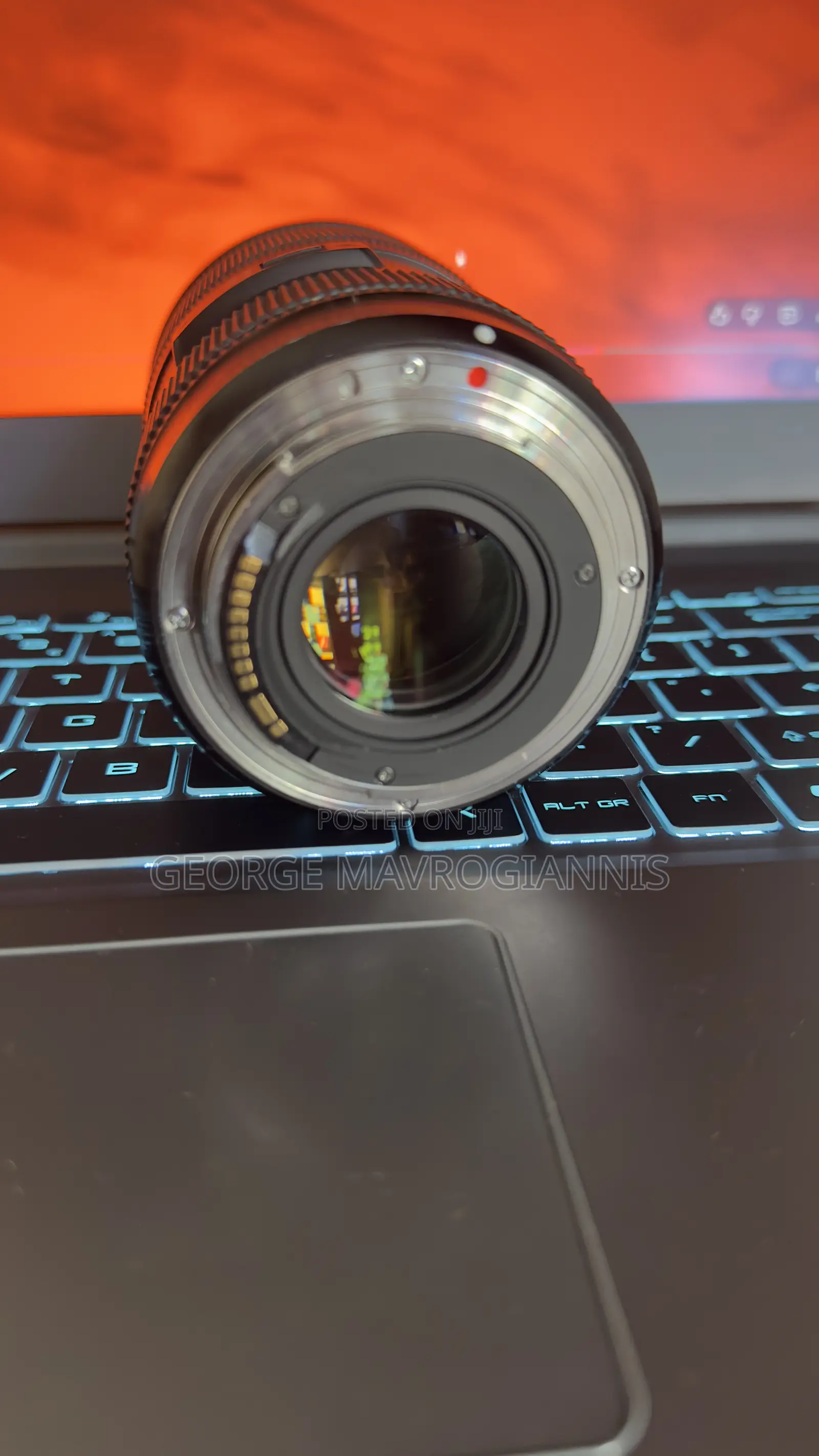 Sigma Crop 18-35mm F1.8 Dc HSM Wide Angle Zoom for Canon Ef Mount