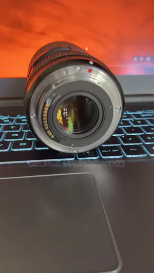Sigma Crop 18-35mm F1.8 Dc HSM Wide Angle Zoom for Canon Ef Mount