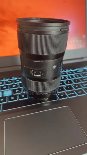 Sigma Crop 18-35mm F1.8 Dc HSM Wide Angle Zoom for Canon Ef Mount