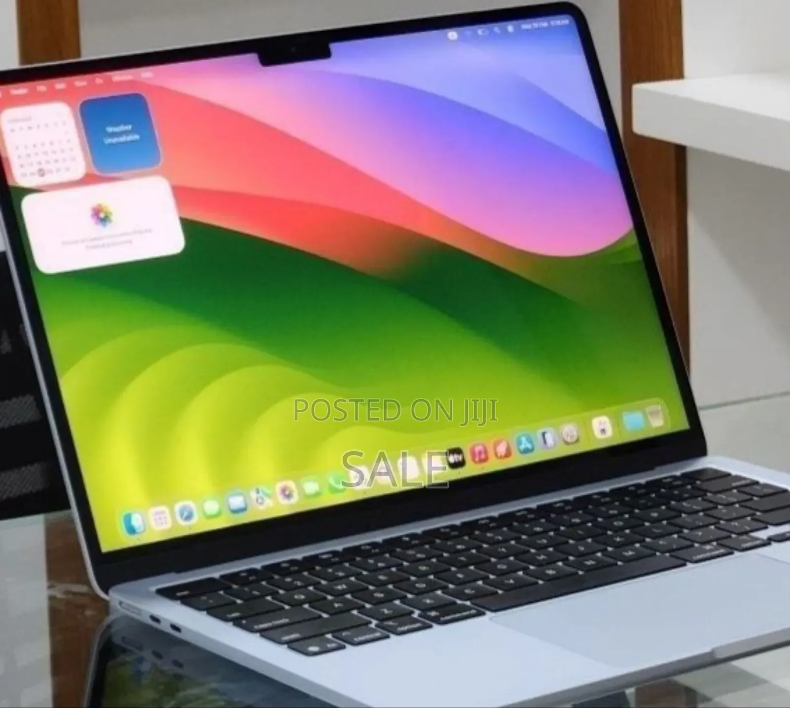 New Apple MacBook Air 2025 M4 15-inch 16GB Apple M1 Pro SSD 256GB