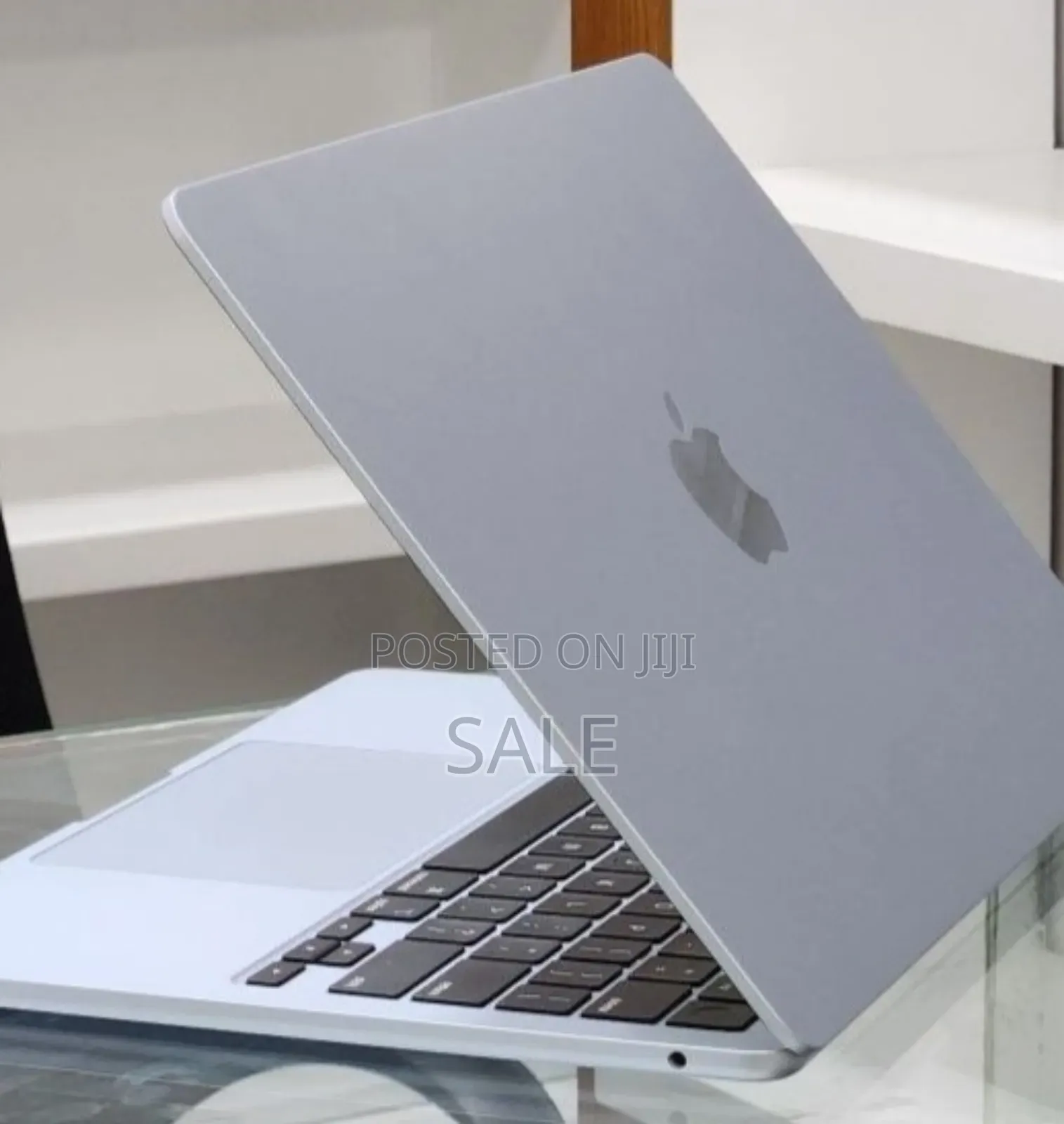 New Apple MacBook Air 2025 M4 15-inch 16GB Apple M1 Pro SSD 256GB