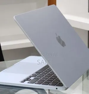 New Apple MacBook Air 2025 M4 15-inch 16GB Apple M1 Pro SSD 256GB
