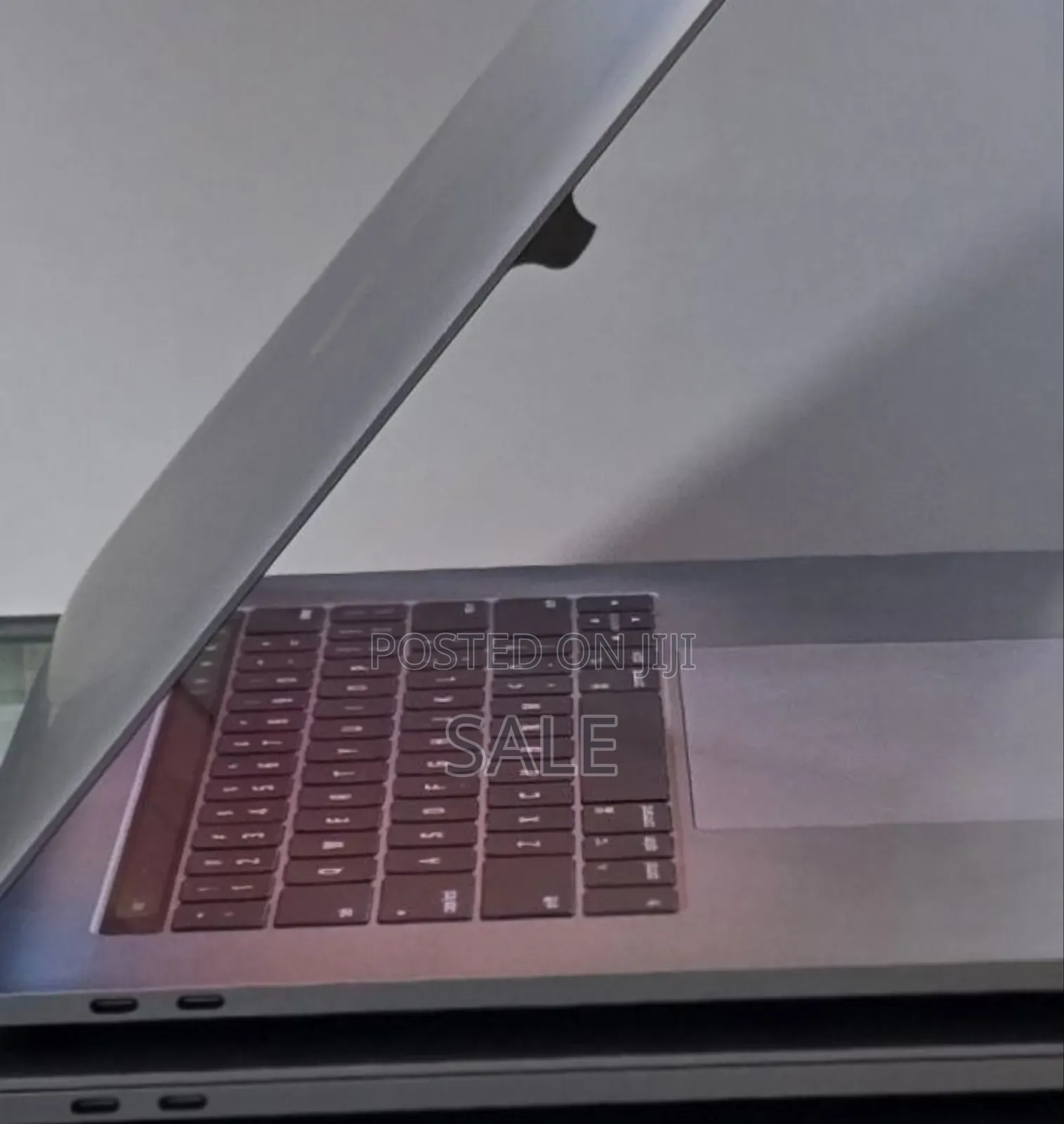 New Apple MacBook Air 2025 M4 15-inch 16GB Apple M1 Pro SSD 256GB