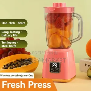 .Portable Mini Juicer Belender.