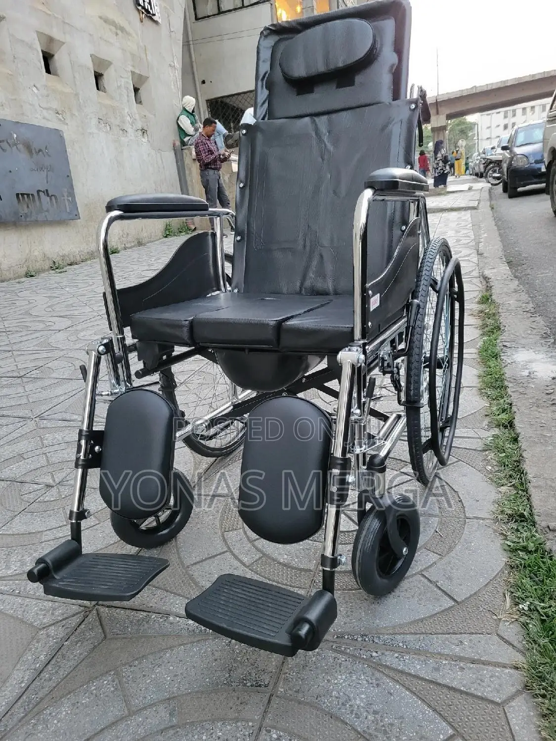 Reclining 90°-180° Toilet Wheelchair臨侖capacity: Typically Support