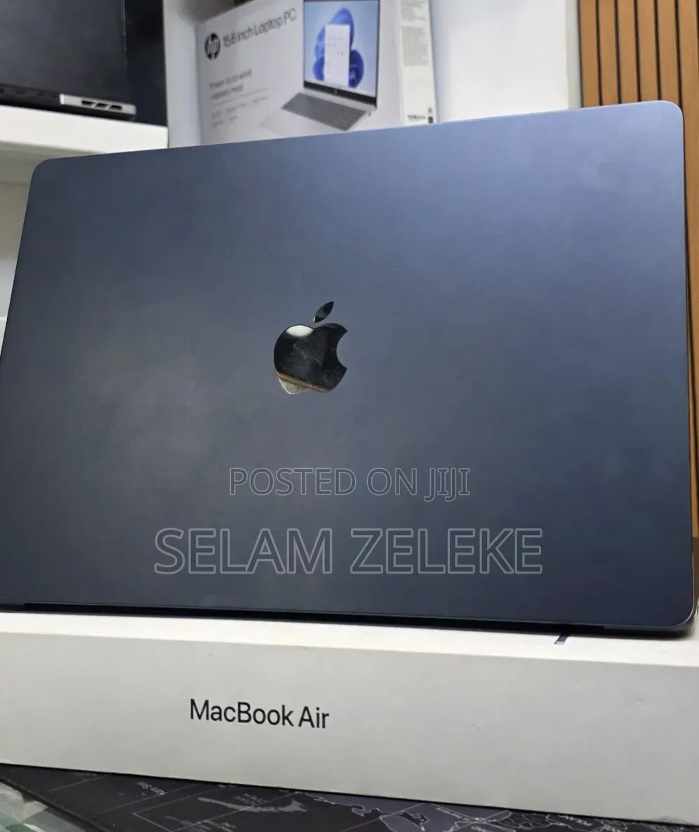 New Laptop Apple MacBook Air 2025 M4 15-inch 16GB Apple M4 SSD 256GB